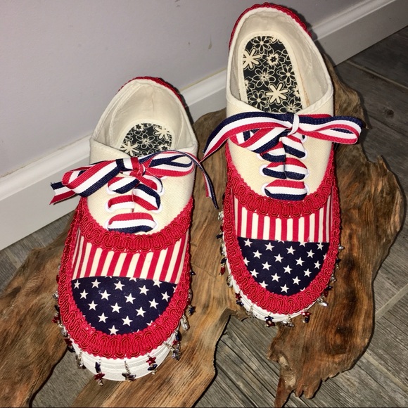 NWOB AMERICAN FLAG 4TH OF JULY CLASSIC CANVAS SHOE - Picture 5 of 7